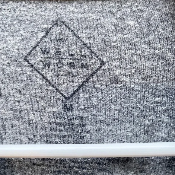 Sold Harvard well worn gray tee shirt soft cozy size medium college tshirt - Picture 3 of 4